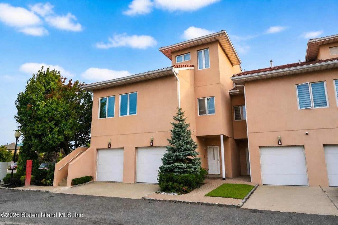 5 Harbour Court - Photo 1