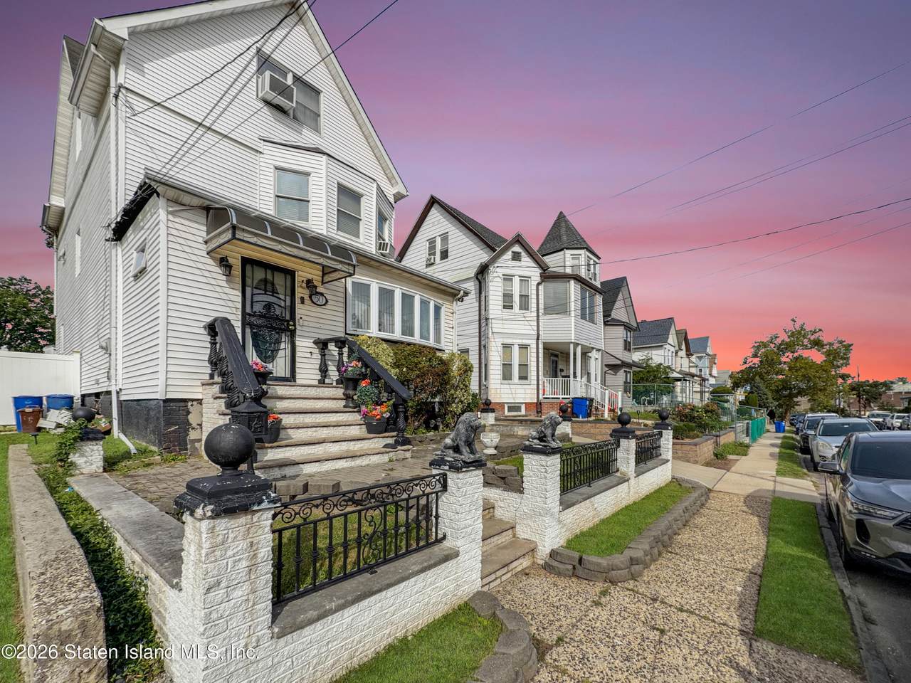 50 Dongan Street - Photo 1