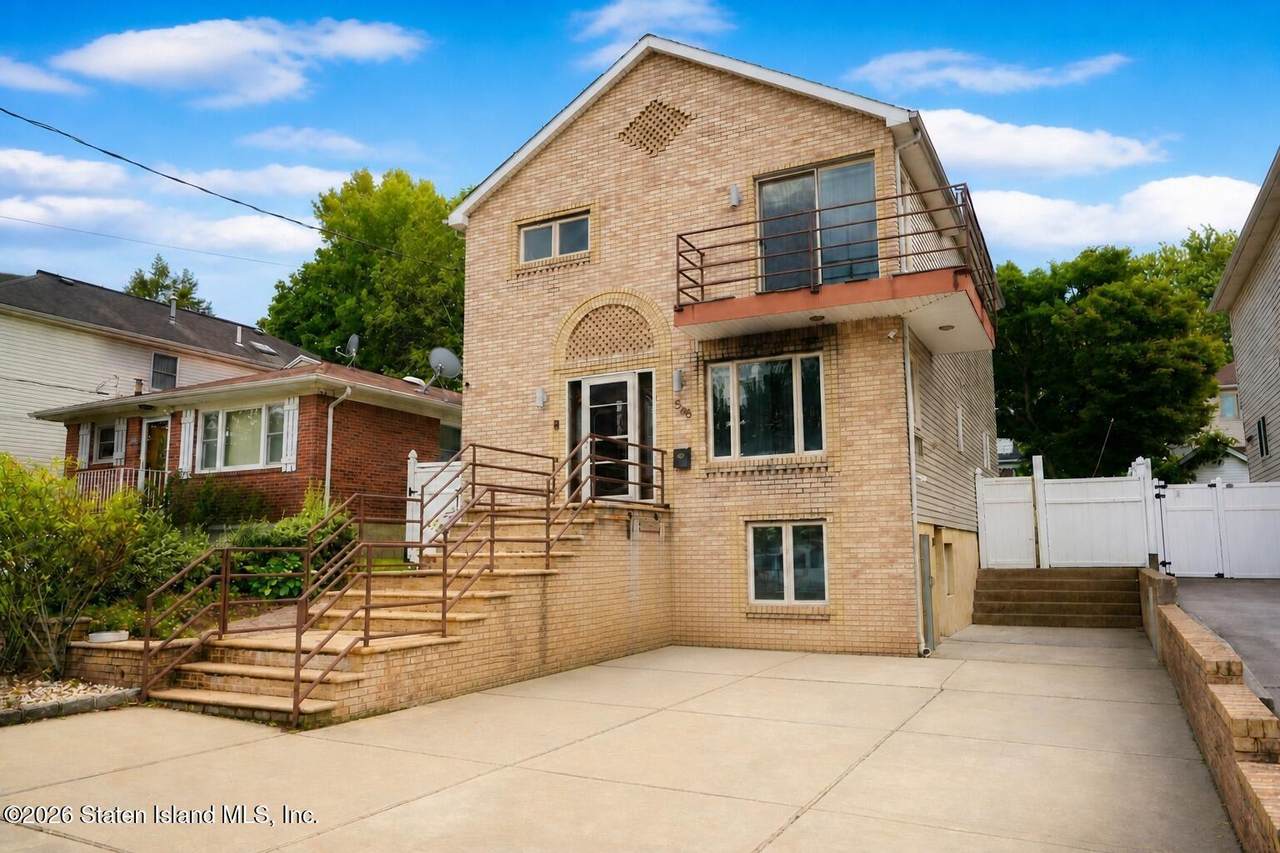 598 Woolley Avenue - Photo 1