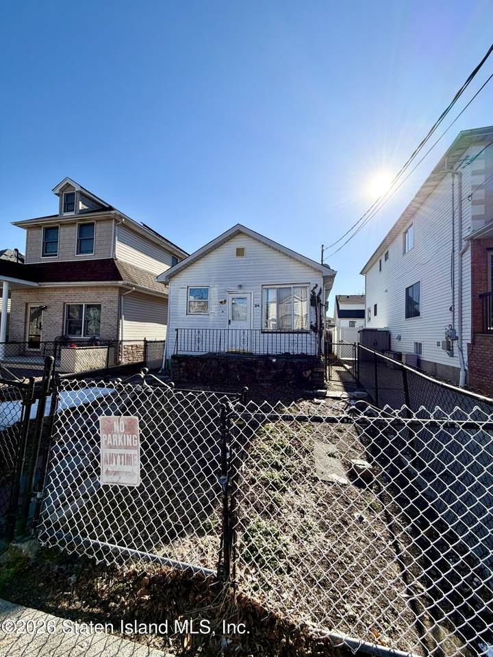 24 Glover Street - Photo 1