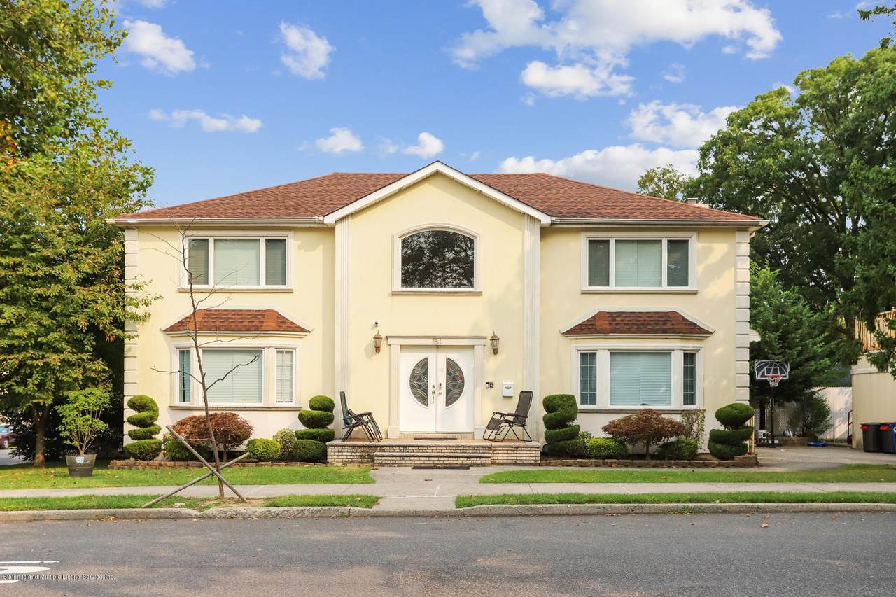 151 Holden Boulevard - Photo 1