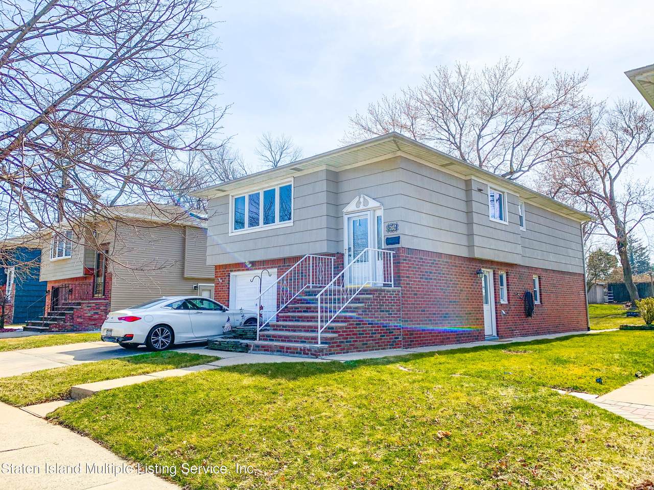 374 Clarke Avenue - Photo 1