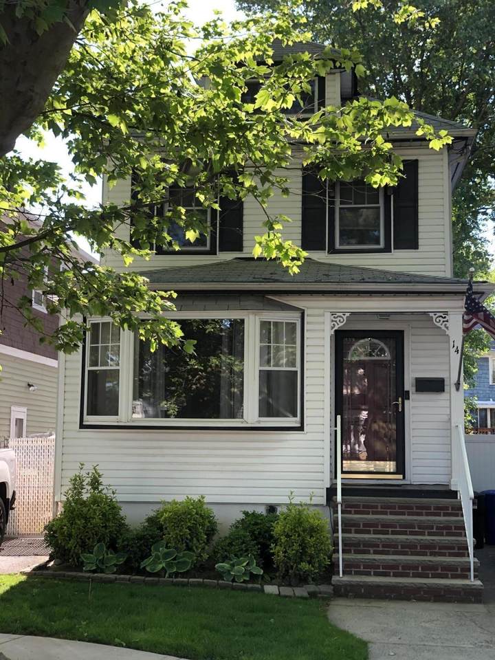 14 Hawthorne Avenue - Photo 1