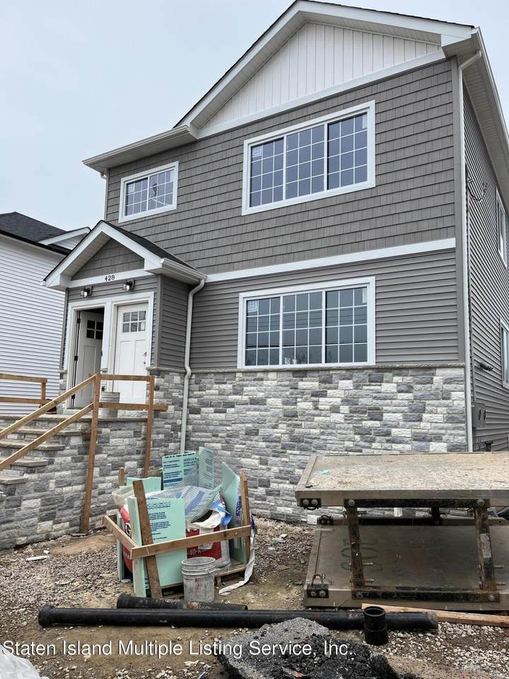 428 Lamont Avenue - Photo 1