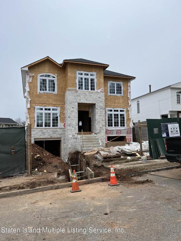 432 Lamont Avenue - Photo 1