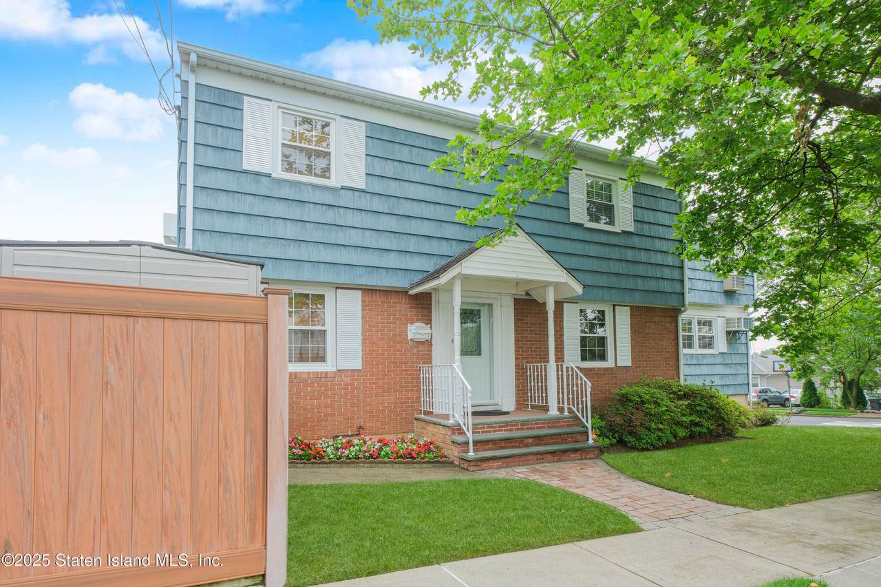 233 King Street - Photo 1