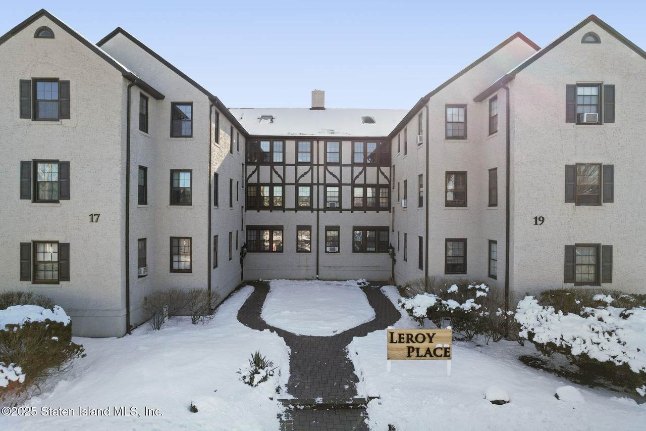 17 Leroy Place - Photo 1