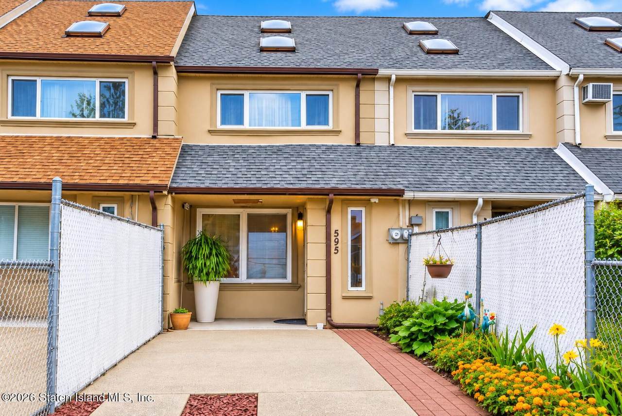 595 Lincoln Avenue - Photo 1