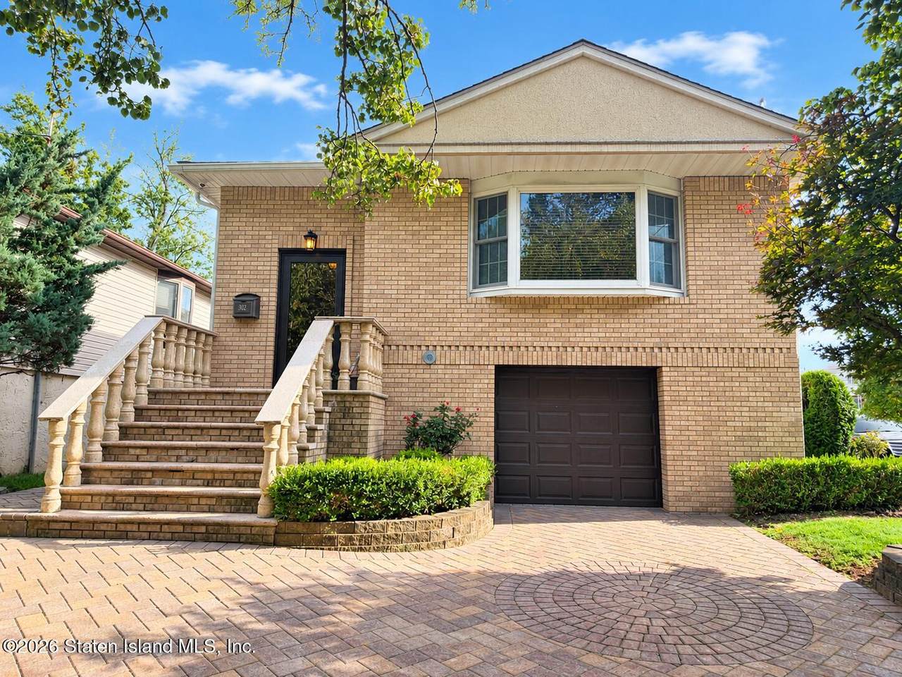 812 Leverett Avenue - Photo 1