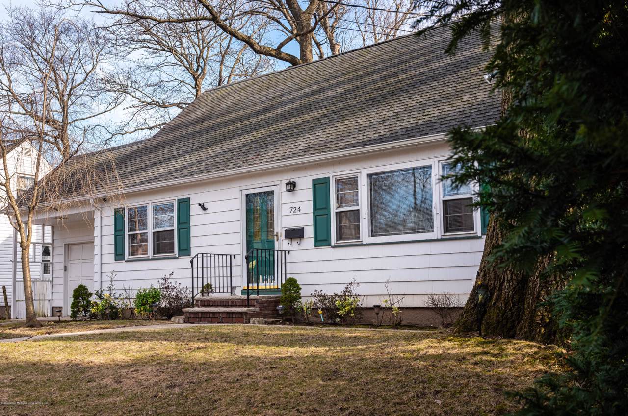 724 Clawson Street - Photo 1
