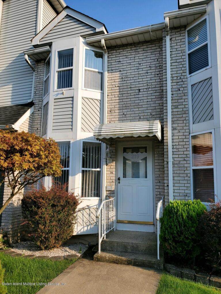 219 Rosedale Ave - Photo 1