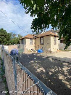 698 New Dorp Lane - Photo 1