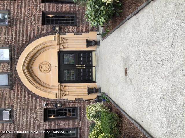 215 Hart Boulevard - Photo 1