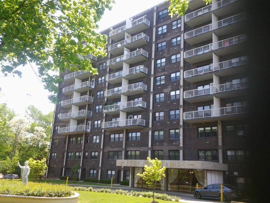 1100 Clove Road - Photo 1
