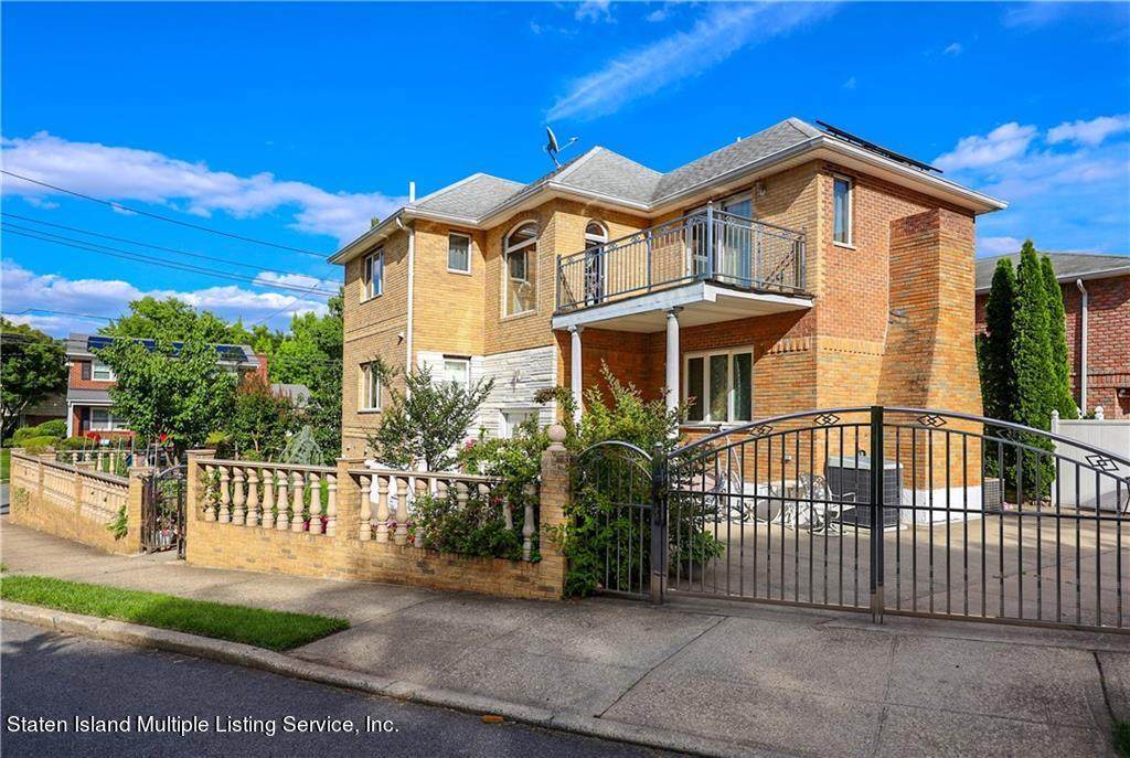 141 Beacon Avenue - Photo 1