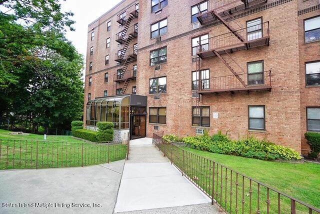 1160 Richmond Road - Photo 1