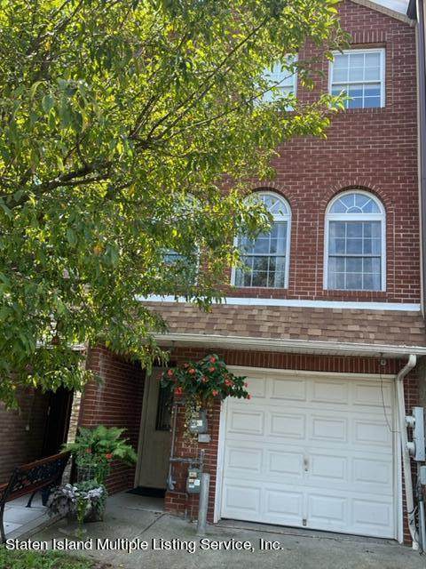 206 Essex Drive - Photo 1