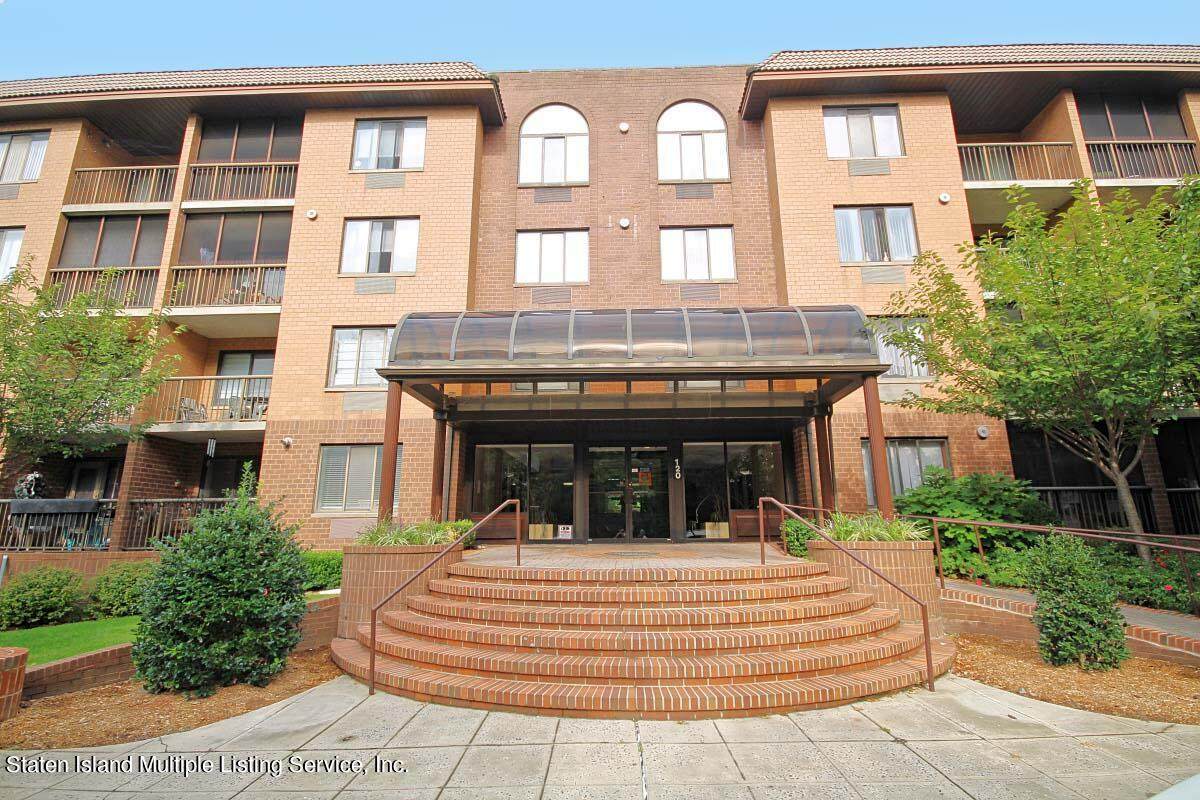 120 Wellington Court - Photo 1
