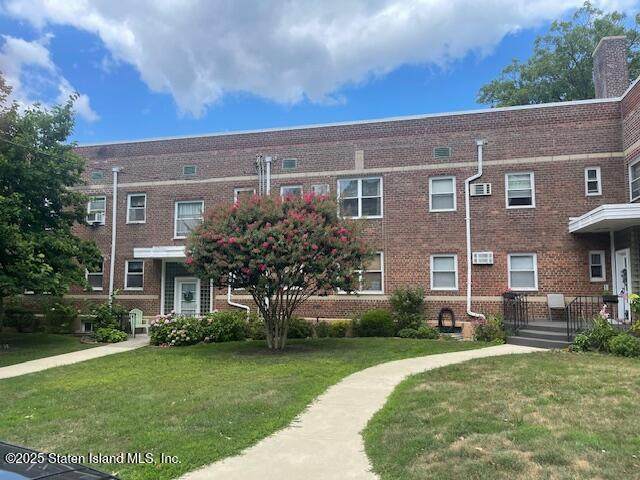 521 Castleton Avenue - Photo 1