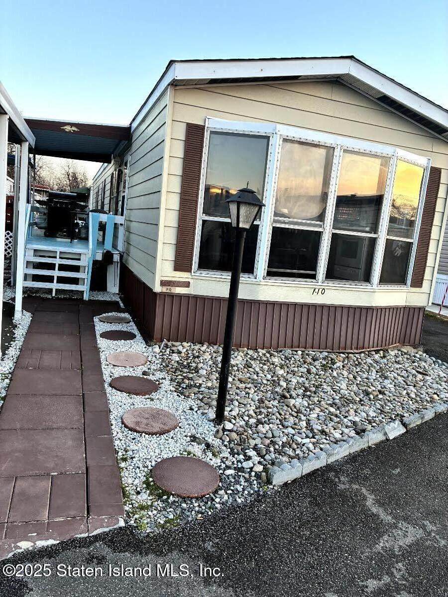 2701 Goethals Road - Photo 1