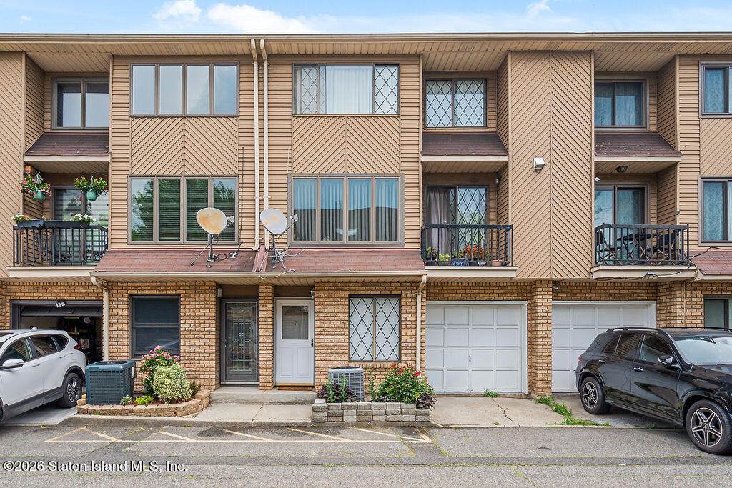 7 Andrea Court - Photo 1