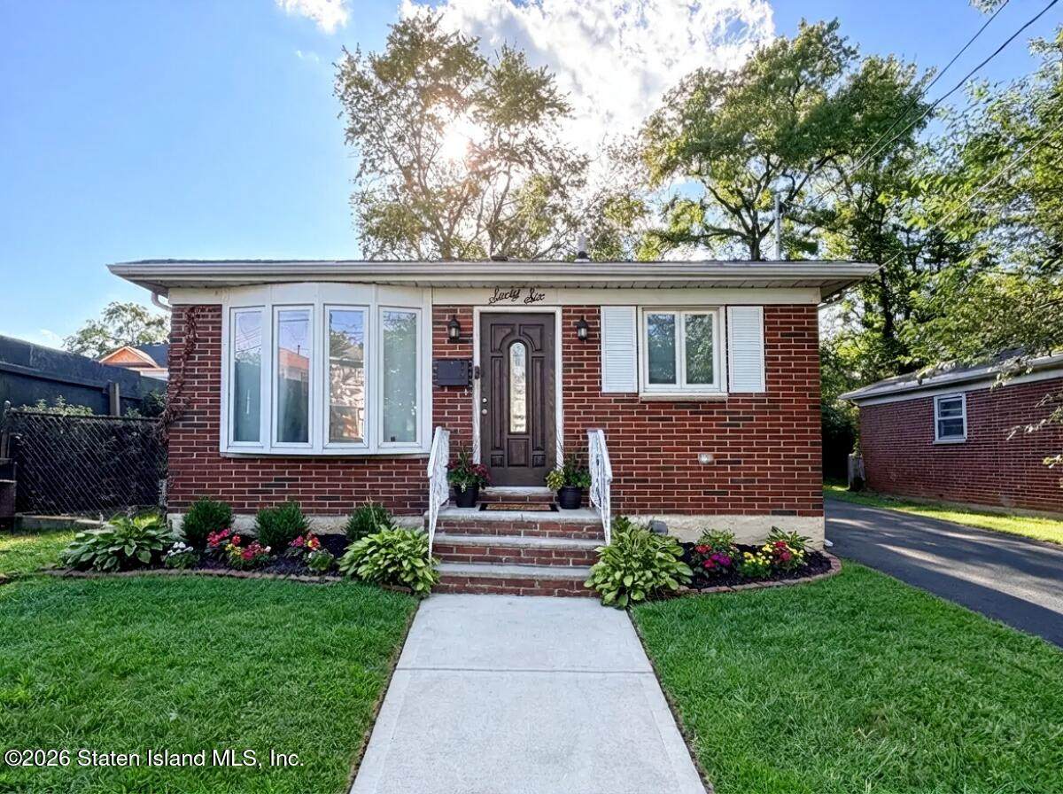 66 Bartlett Avenue - Photo 1