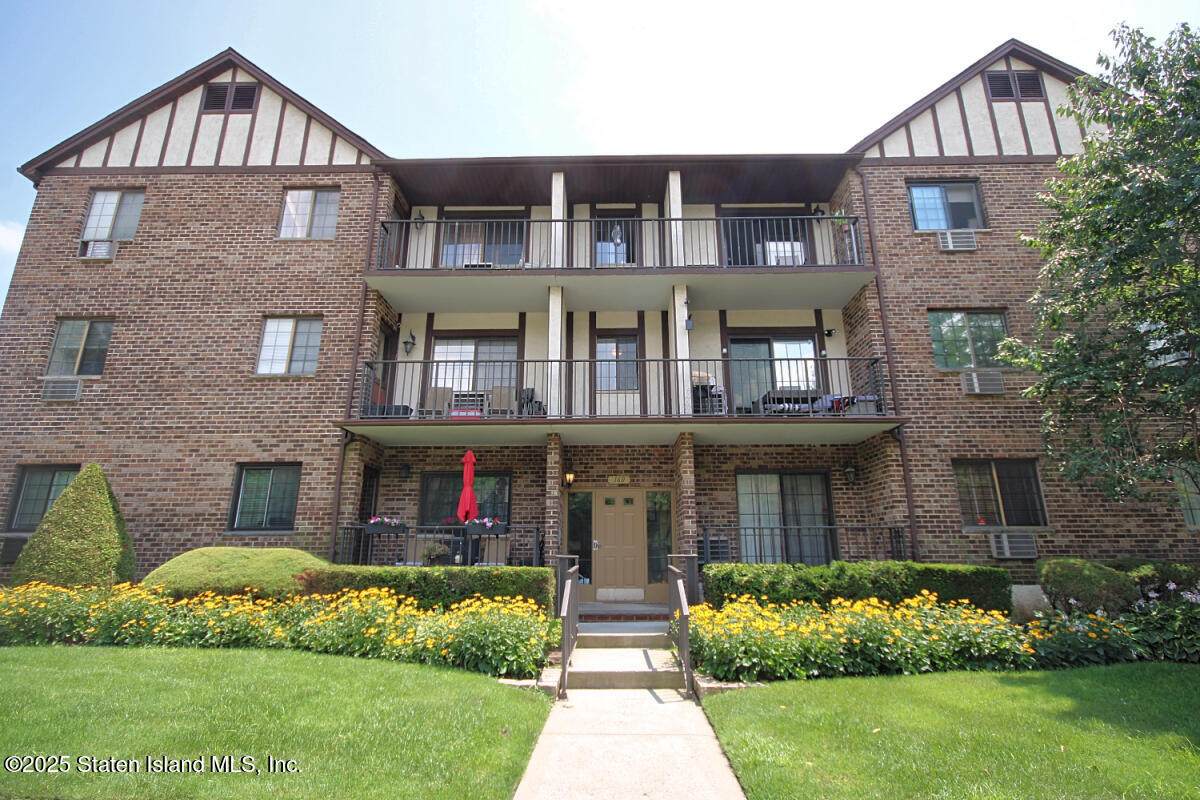 160 Devon Loop - Photo 1