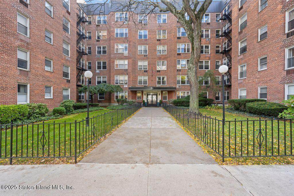 50 Fort Place - Photo 1