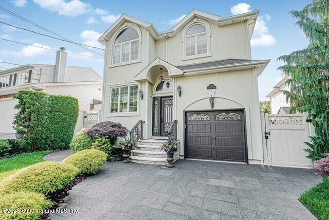 203 Vineland Avenue - Photo 1