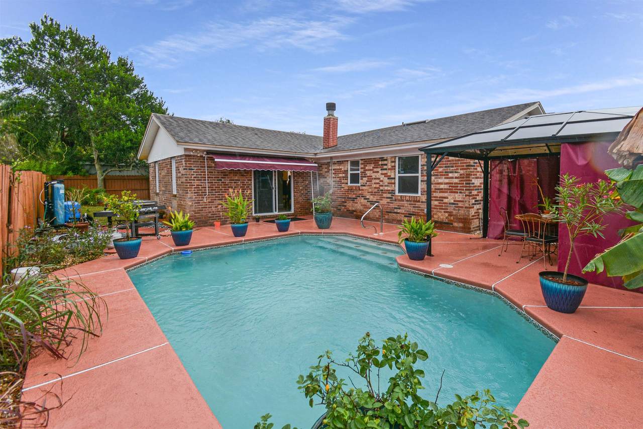 424 Segovia Road - Photo 1