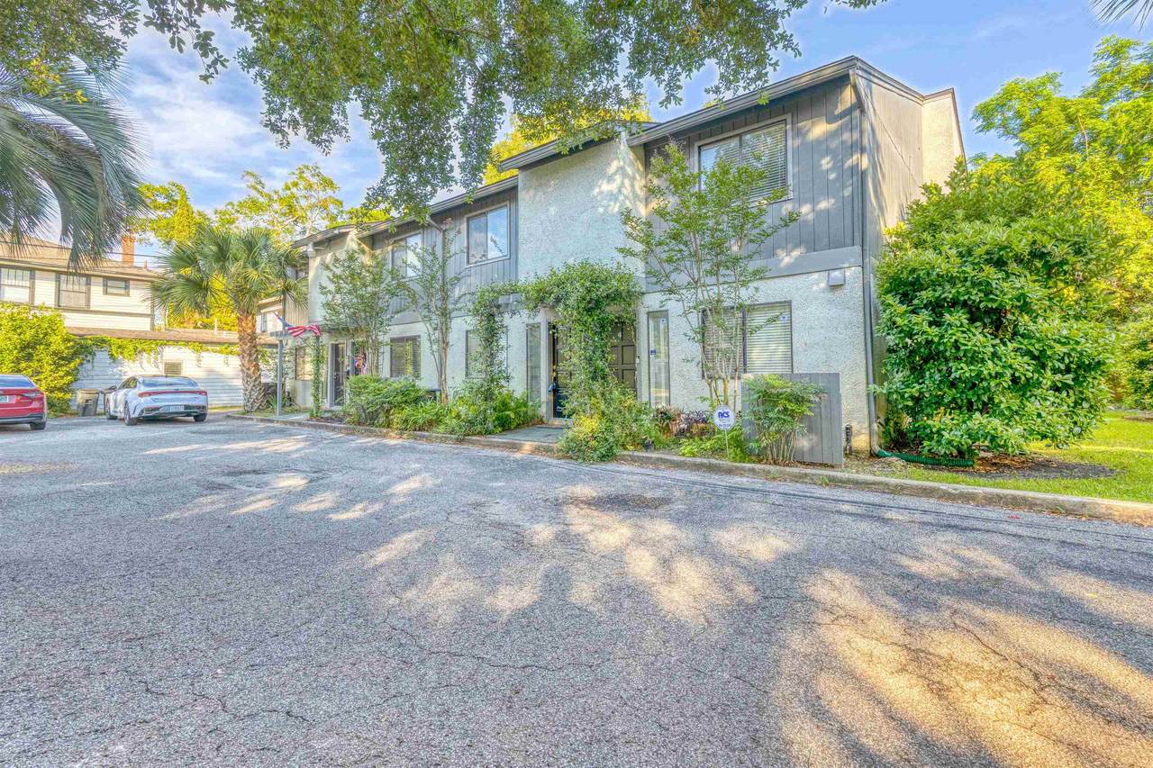 3216 Oak Street - Photo 1