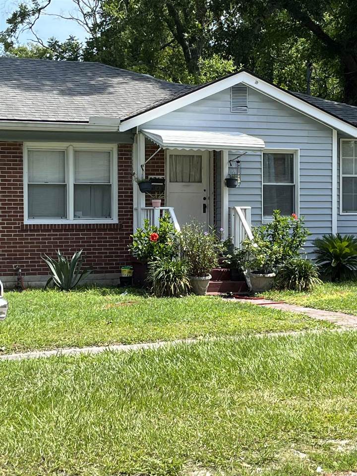 4767 Cambridge Rd - Photo 1