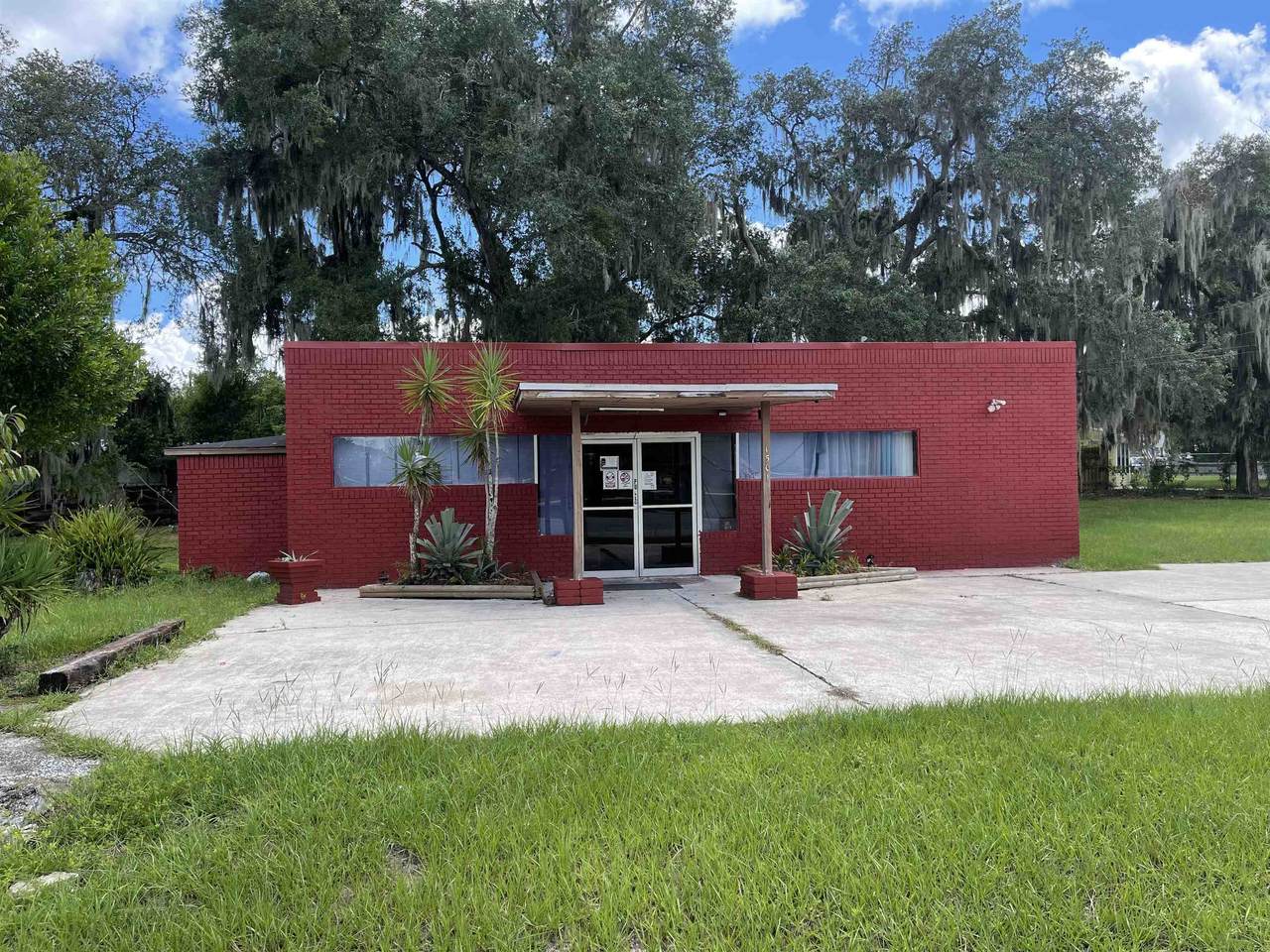 1501 Husson Ave - Photo 1