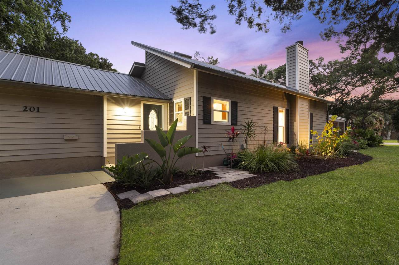 201 Kenan St - Photo 1