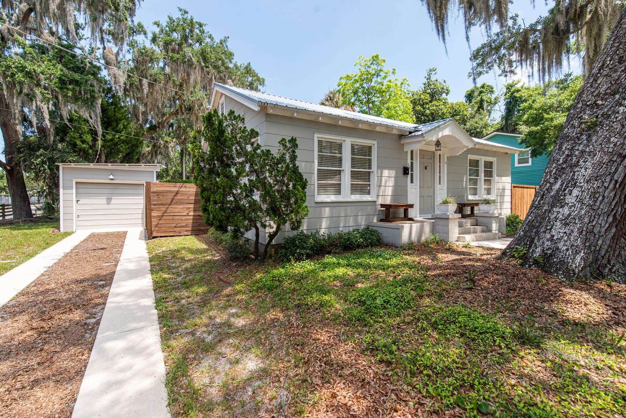 15 Douglas Ave - Photo 1