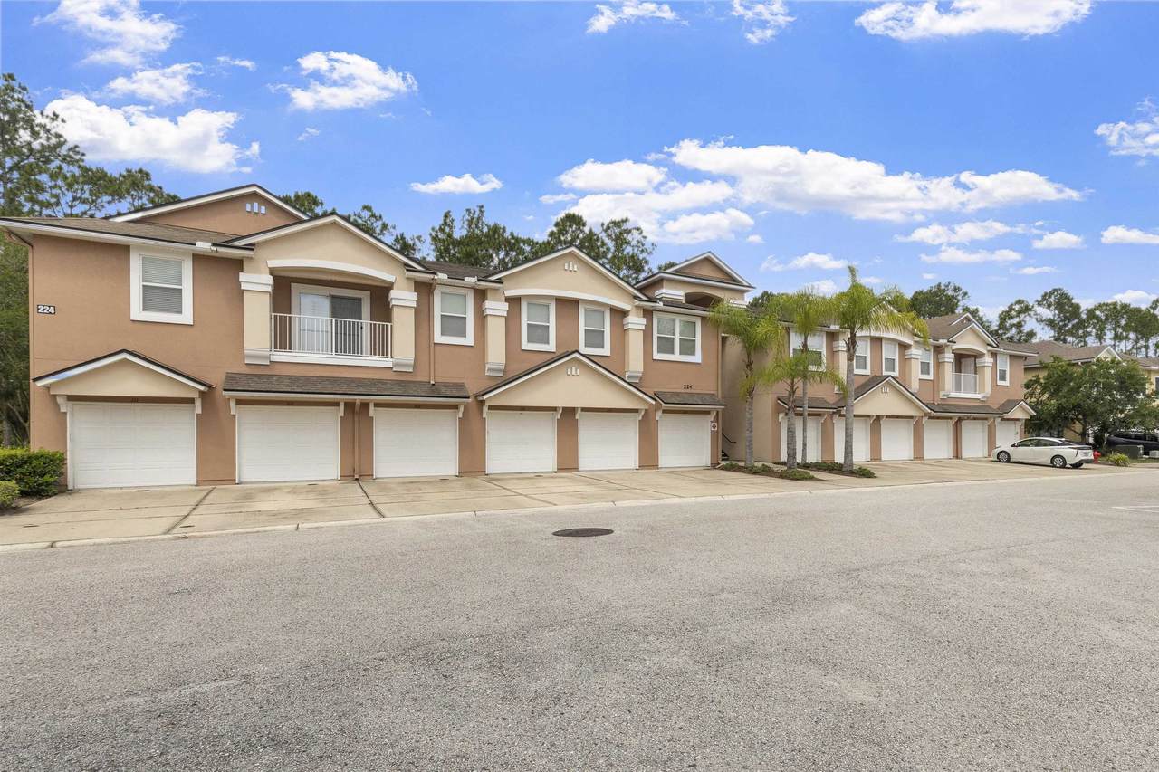 224 Larkin Place - Photo 1