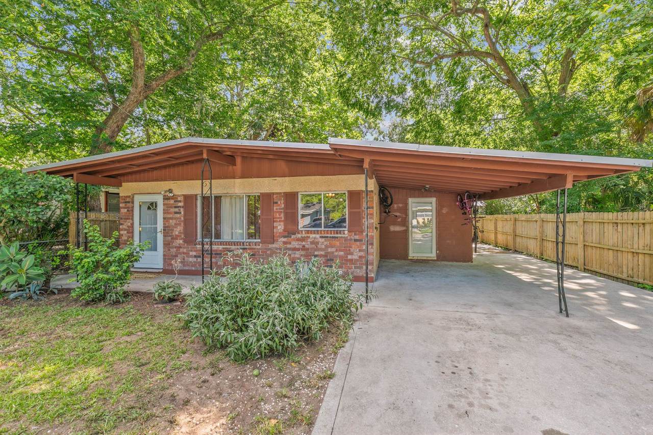 212 Aiken St - Photo 1