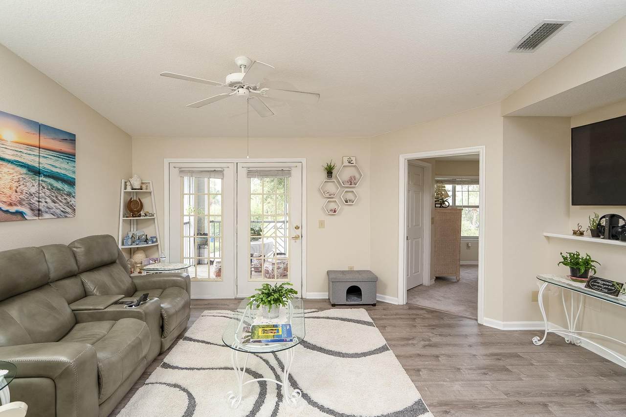 11201 Harbour Vista Cir - Photo 1
