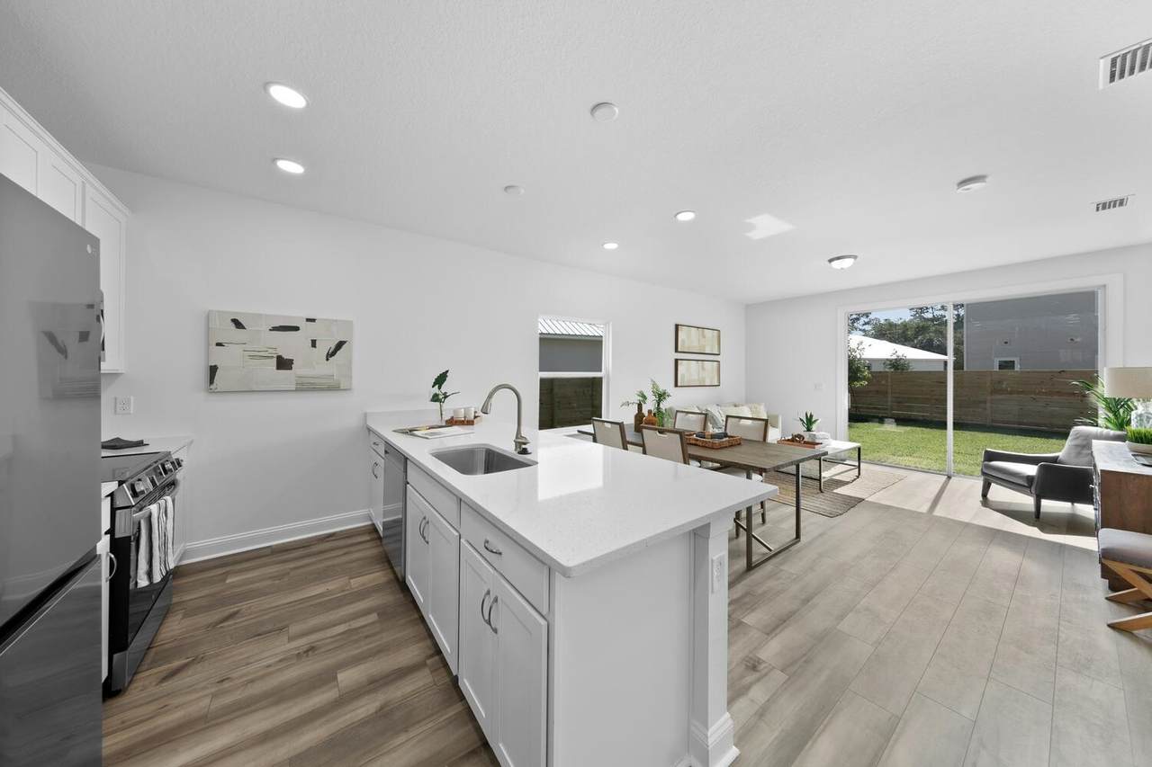 1405 Los Robles Ave. - Photo 1
