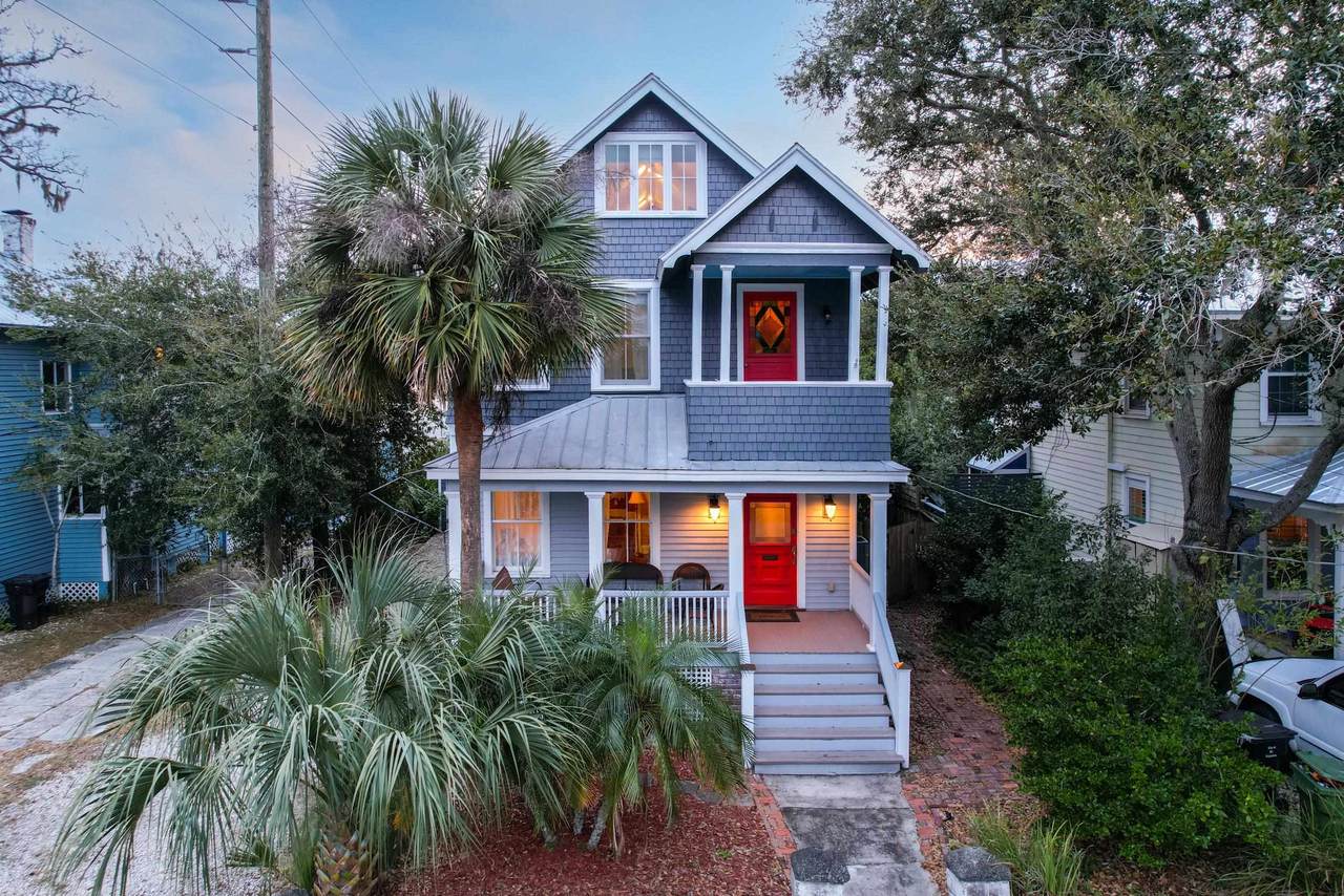 66 Weeden St - Photo 1