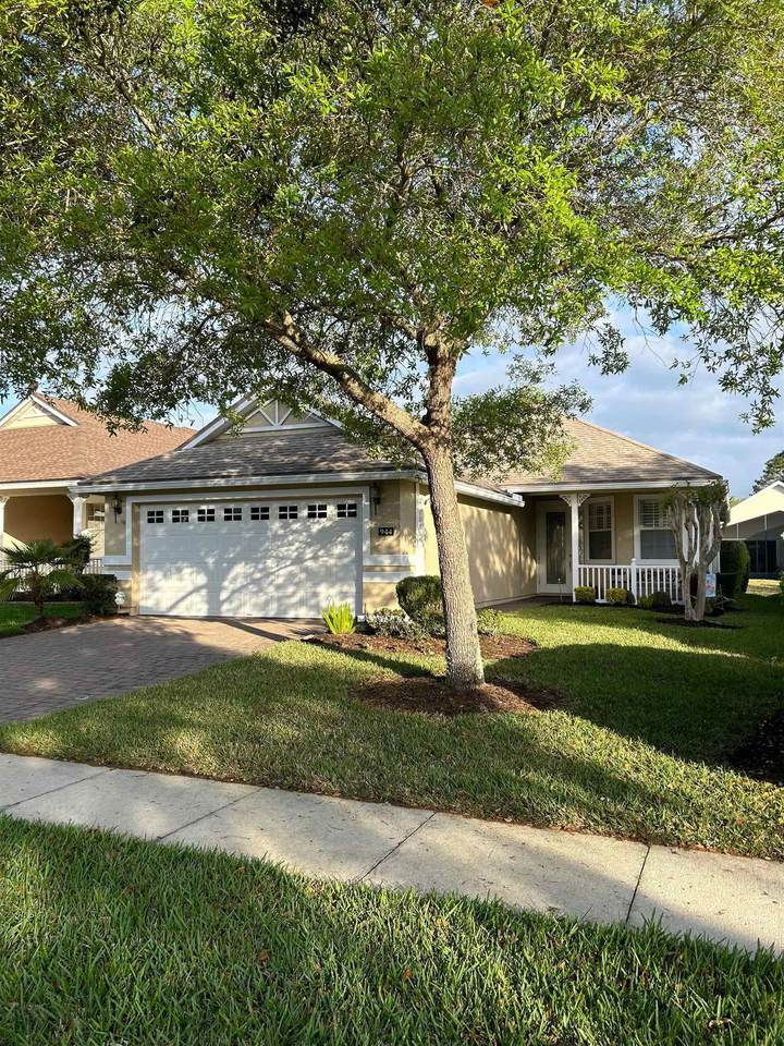 944 Hazeltine Ct - Photo 1