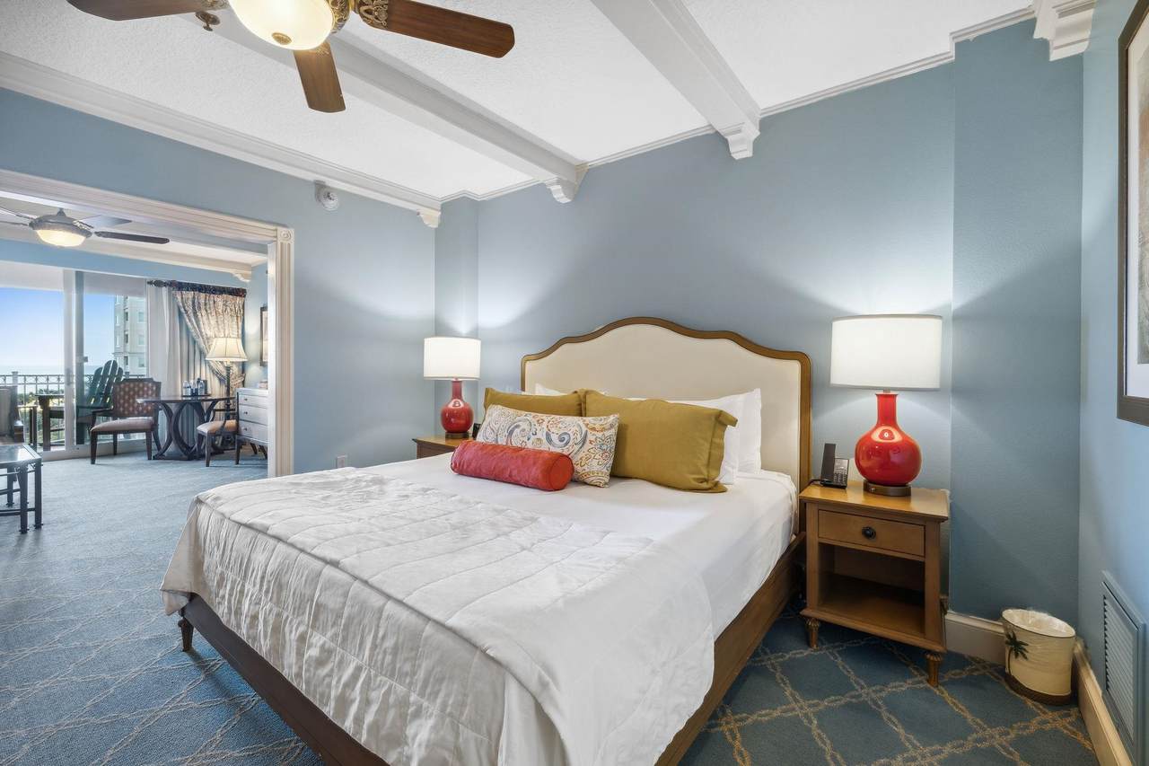 200 Ocean Crest Dr - Photo 1