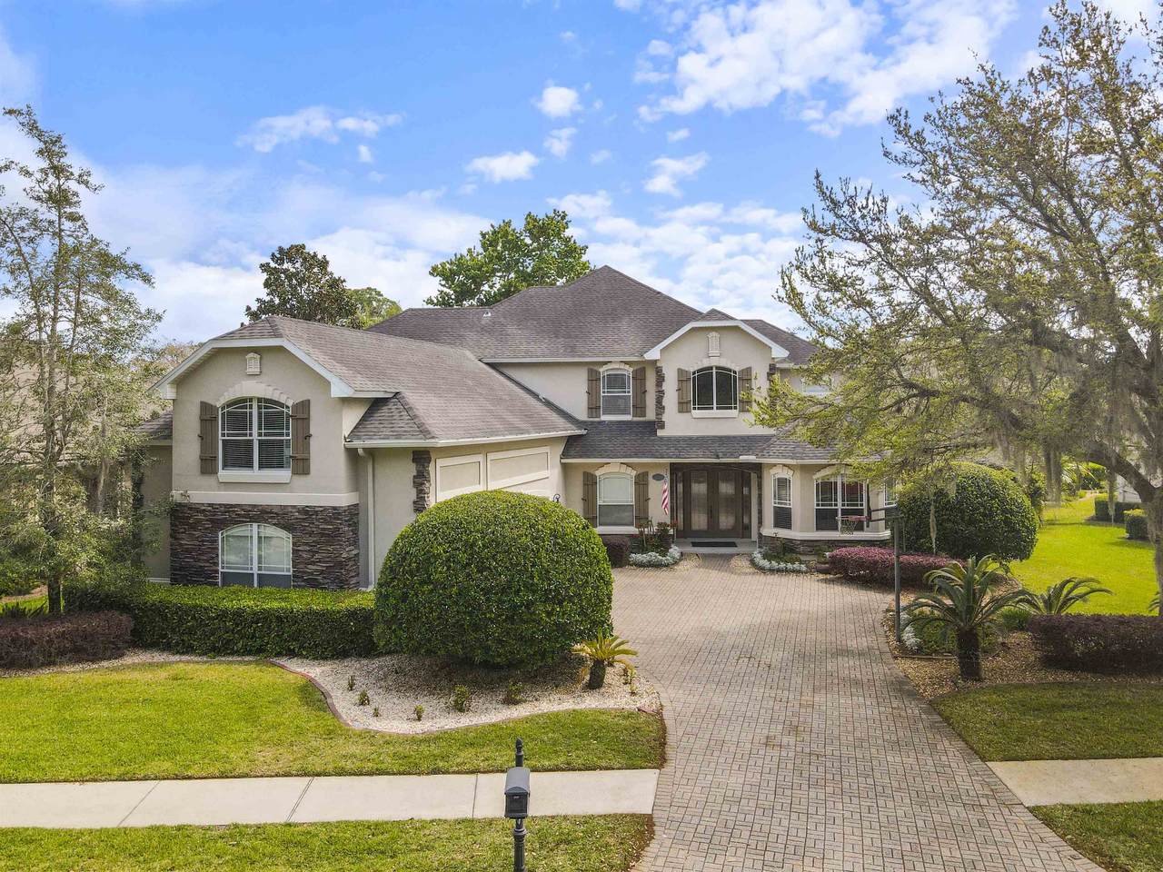 208 Vale Drive - Photo 1