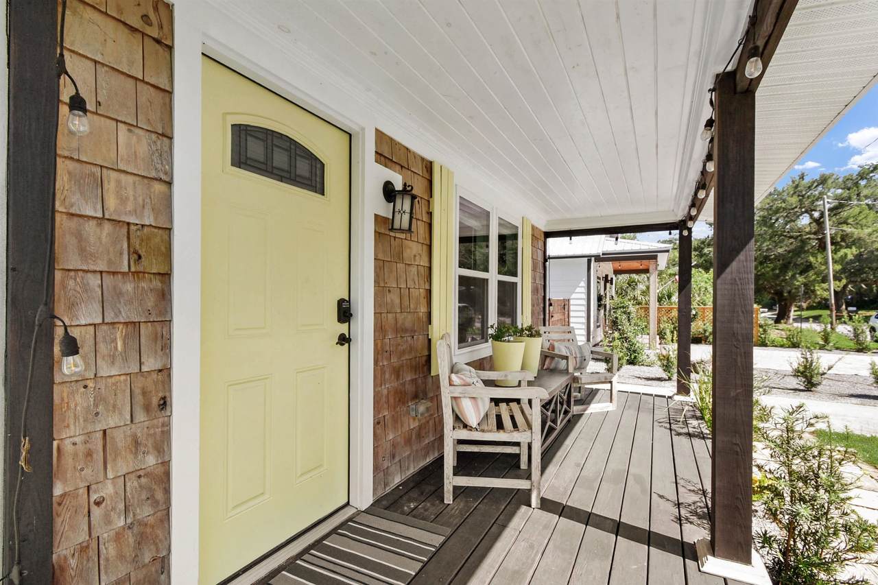 207 Spring St - Photo 1