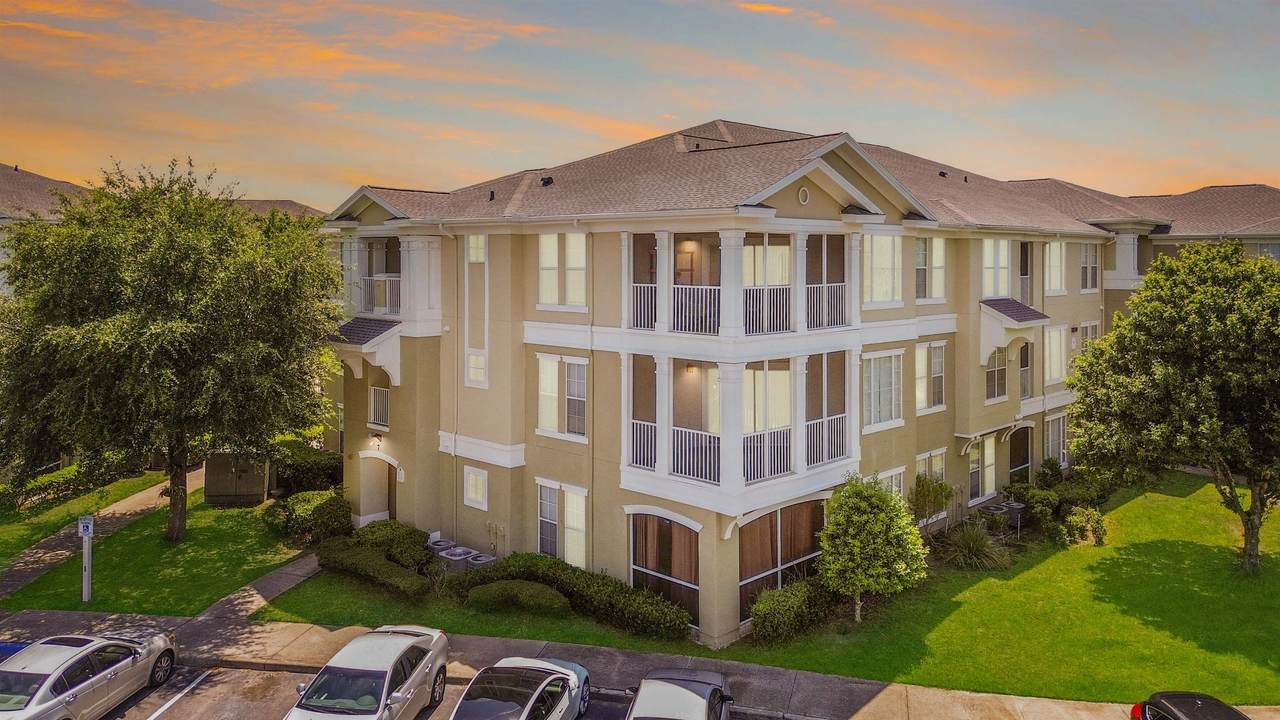 8290 Gate Pkwy - Photo 1