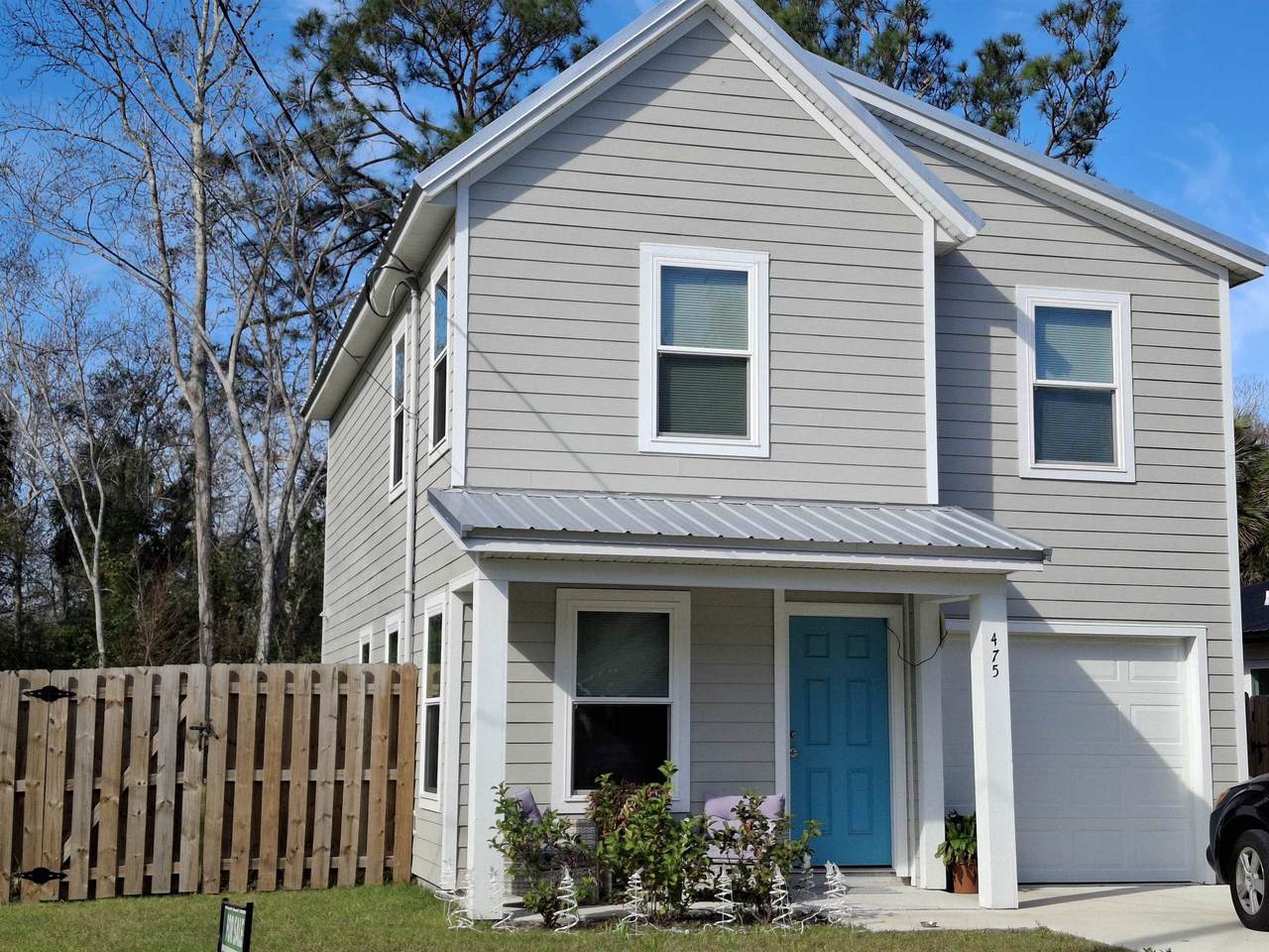 475 Woodlawn St - Photo 1