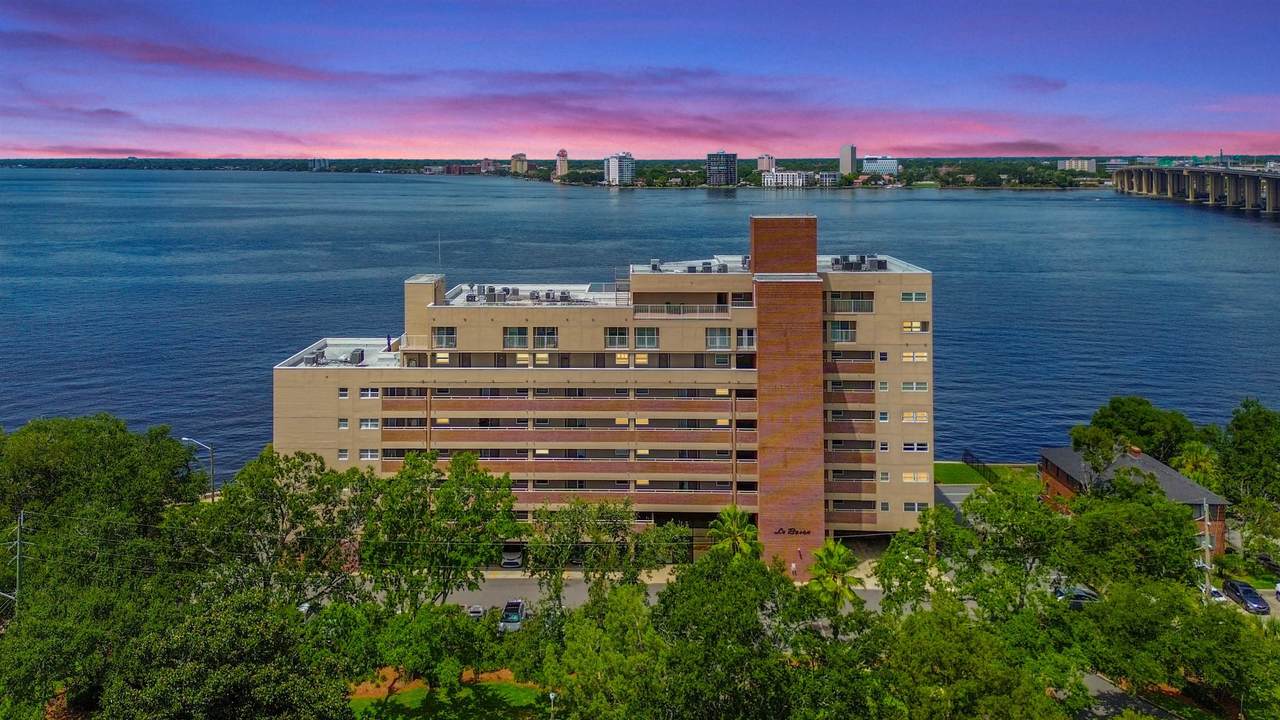 1592 Le Baron Ave - Photo 1