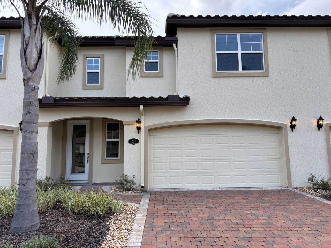 237 Grand Ravine Dr - Photo 1