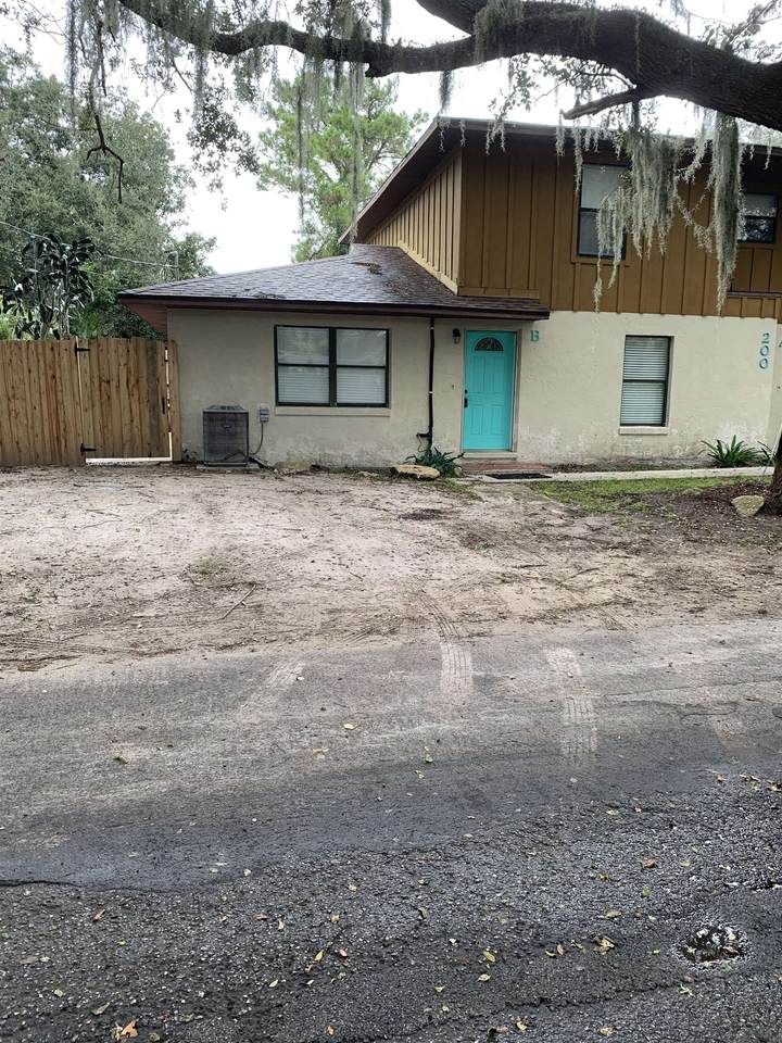 200 Sevilla St   B - Photo 1