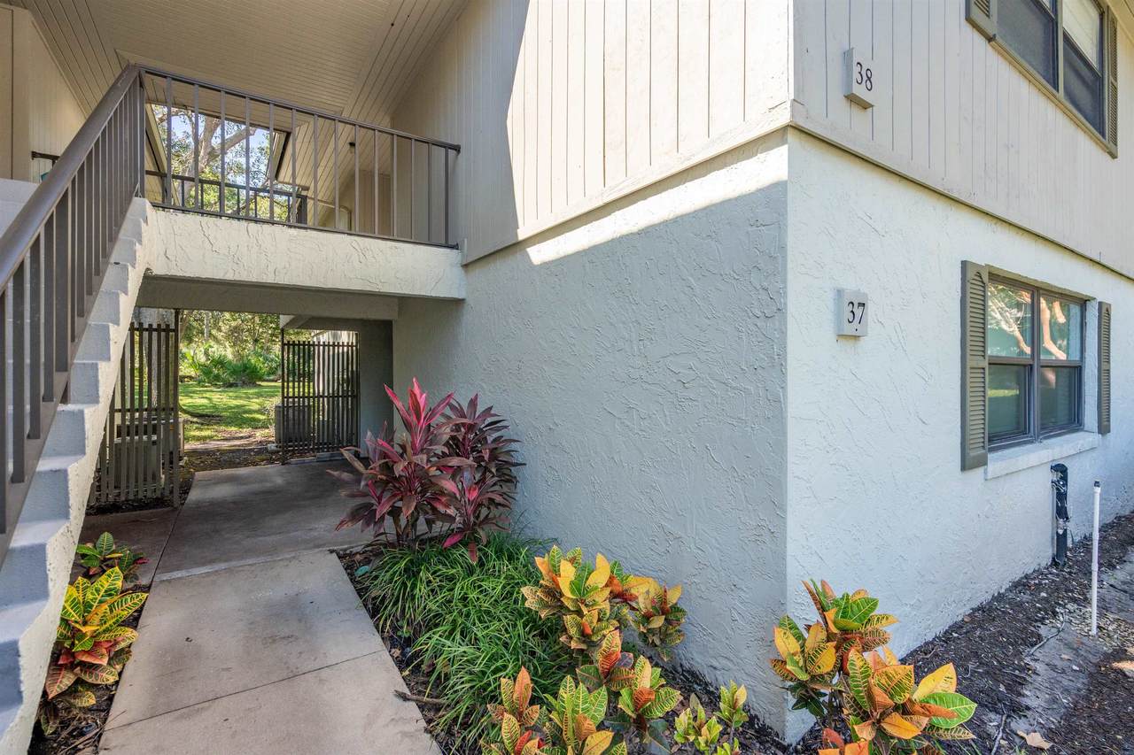 37 Tarragona Court - Photo 1